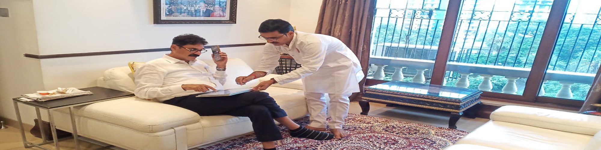 आज सन्माननीय माझे गुरुवर्य राजकीय मार्गदर्शक मा.आ बाळा नांदगावकर साहेब यांच्या शुभ हस्ते https://www.yuvrajyedure.com/index.html या नावाची अधिकृत वेबसाईटचे आज शुभारंभ केला